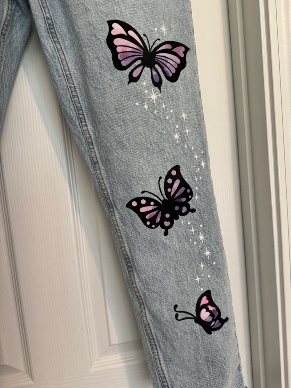 Kuromi Lightweight Blue Women's Jeans with Purple Butterfly Embellishments - Picture 7 of 12